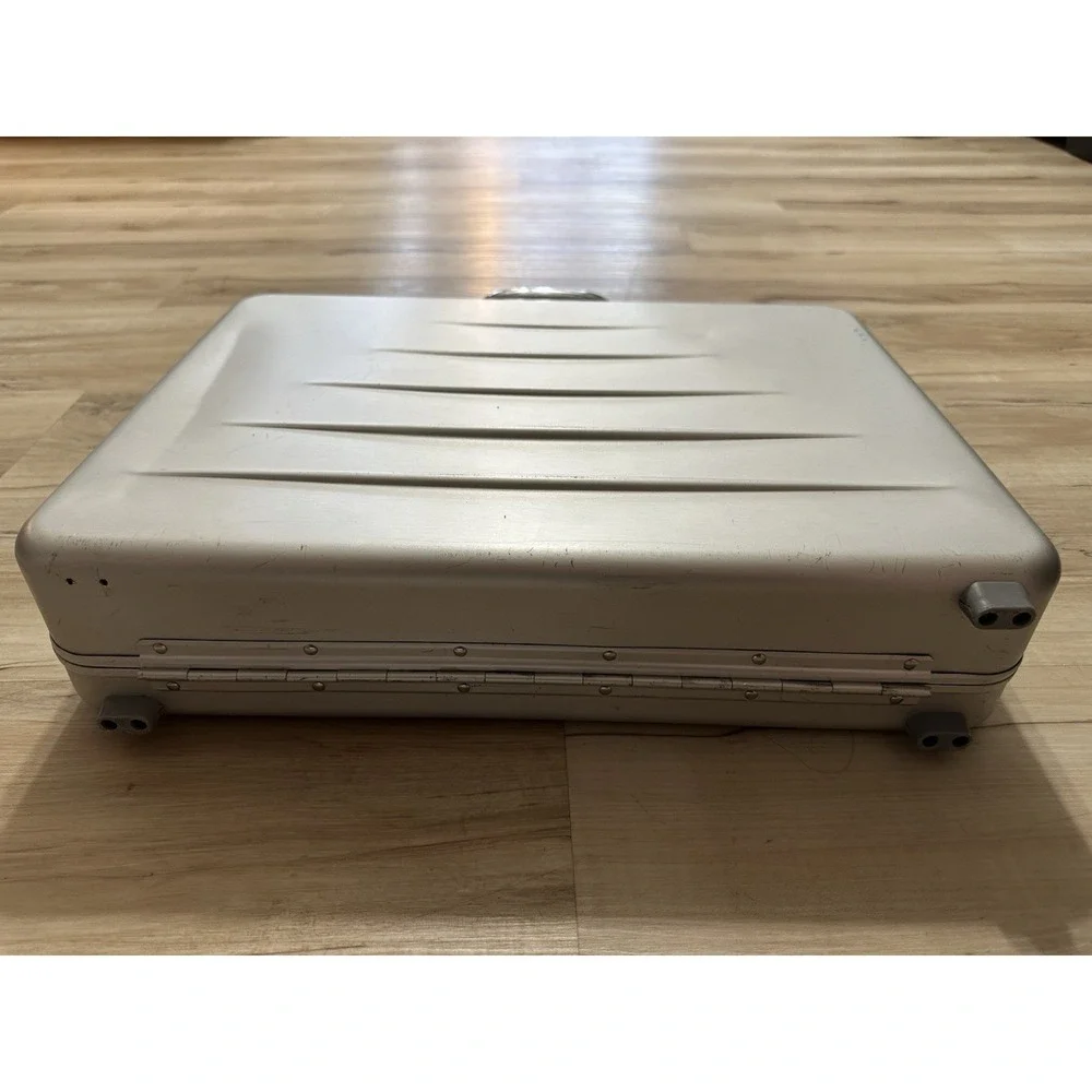 Used Aluminum Briefcase Silver Case 18x13x4